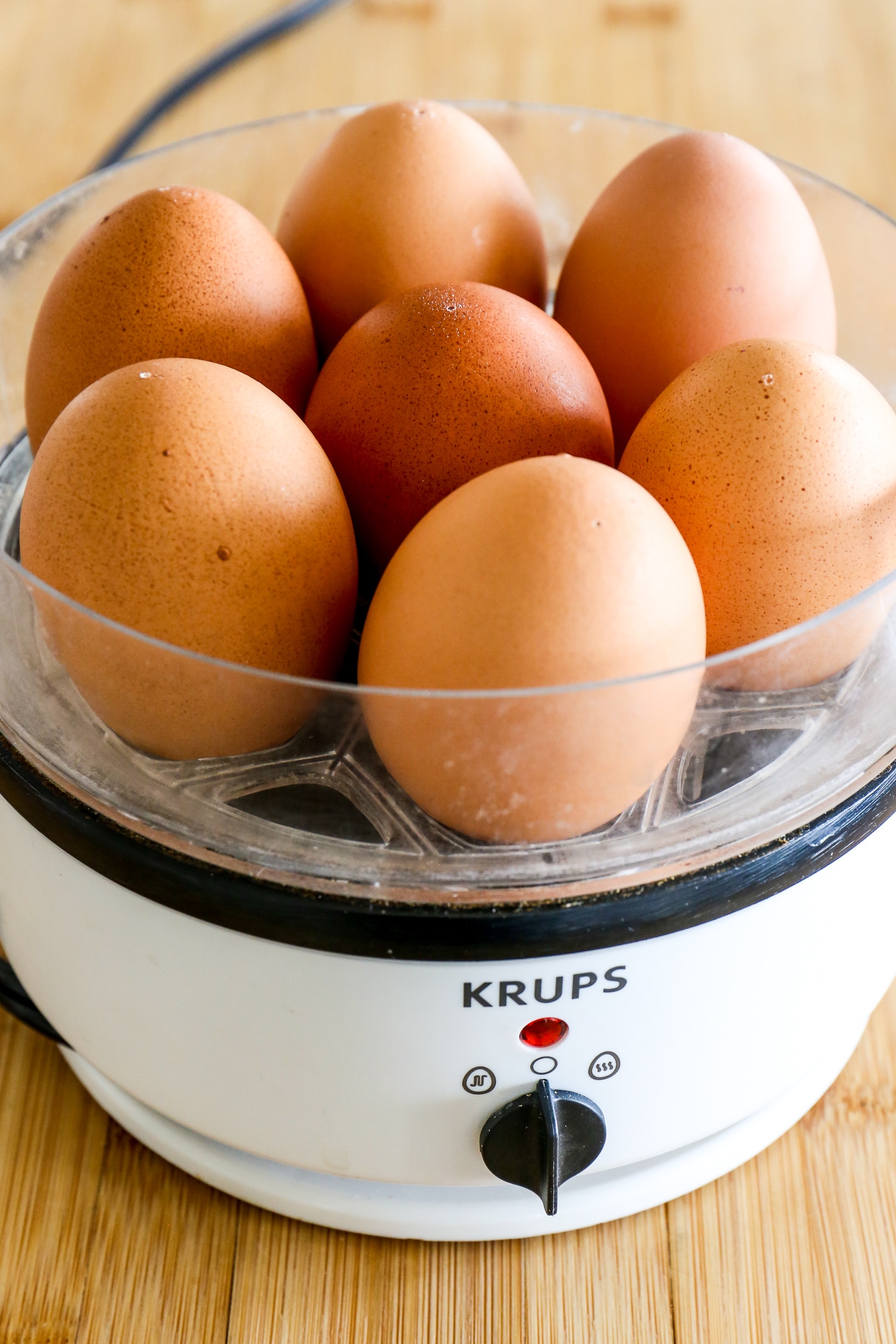 Egg steamer for perfect hard-boiled-eggs